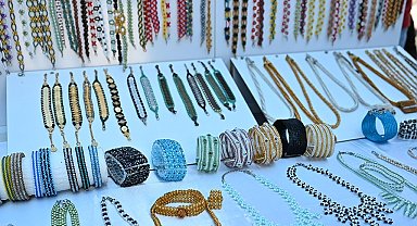 Gaziosmanpaşa'da özel öğrencilerin el emeği ürünleri panayırda sergilendi