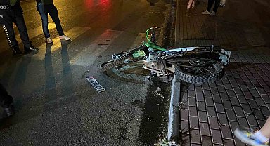 Gazipaşa'da 'U' dönüşü yapıp motosikletle çarpışan aracın sürücüsü kaçtı: 1 yaralı