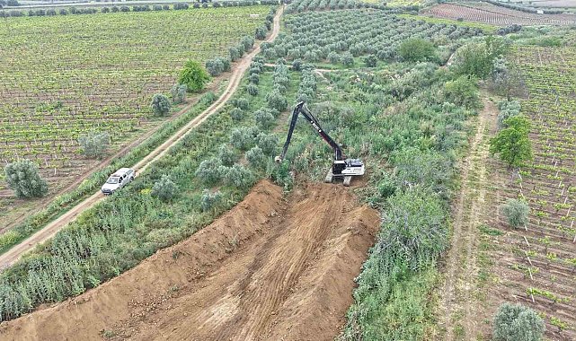 Geçtiğimiz yıl taşan dere yatakları temizleniyor