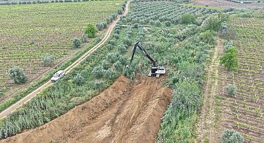 Geçtiğimiz yıl taşan dere yatakları temizleniyor