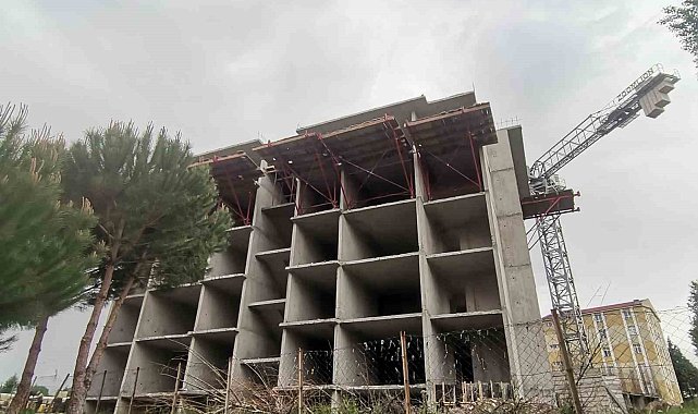 Gediz'de 5.etap TOKİ konutları hızla yükseliyor