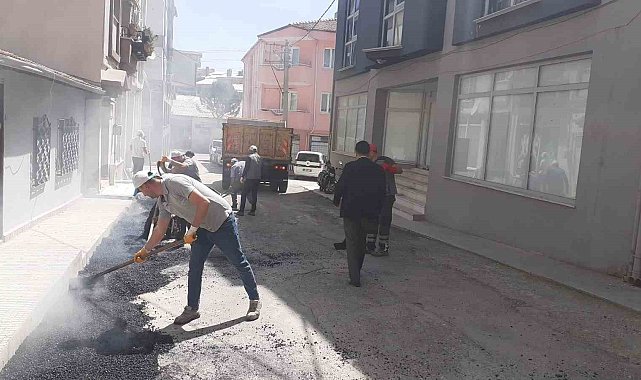 Gediz'de 9 mahallede asfalt çalışması gerçekleştirildi