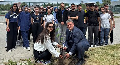 Gediz'de genç fidanlar toprakla buluştu