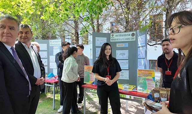 Gediz'de öğrencilerden ilgi çekici projeler; vardiyalı çalışmanın aile içi etkileri araştırıldı