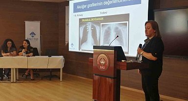 Geleceğin doktorları, 4. Intern Sempozyumu'nda mesleki bilgi ve tecrübe ediniyor