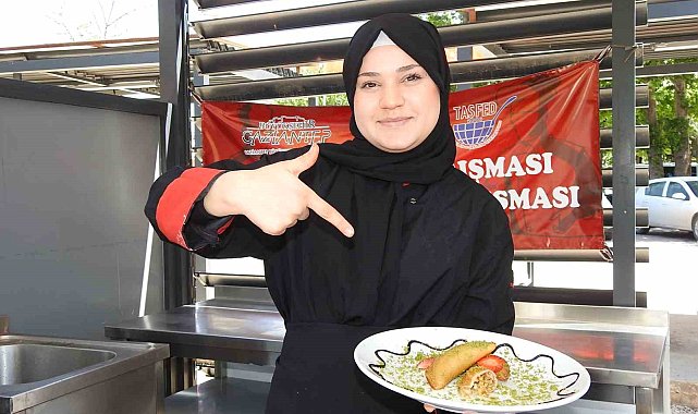 Geleceğin şefleri yemek yarışmasında hünerlerini sergiledi