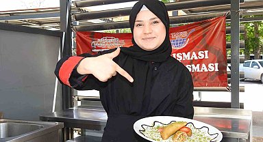 Geleceğin şefleri yemek yarışmasında hünerlerini sergiledi