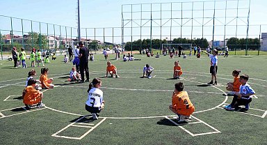 Geleneksel çocuk oyunları şenliği başladı