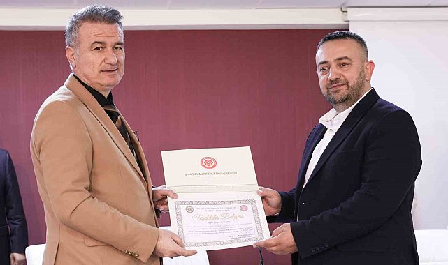 Genç iletişimciler usta gazetecilerle buluştu