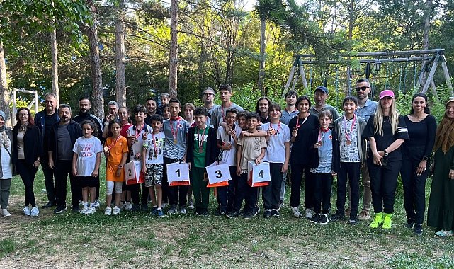 Genç oryantiring sporcuları Kütahya'da ter döktü
