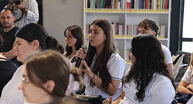 Genç oyuncu, öğrencilere "Hababam Sınıfı"nı okudu