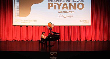 Genç piyanistler, muhteşem performanslar sergiledi