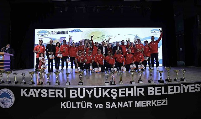 Genç sporcular ödüllendirildi