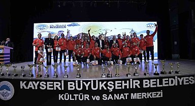 Genç sporcular ödüllendirildi