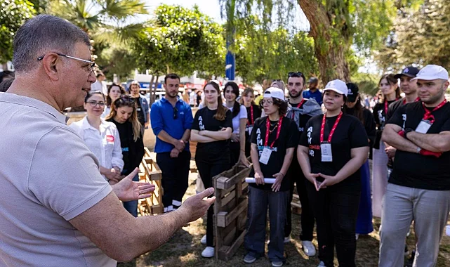 Genç tasarımcılar İzmir'i güzelleştiriyor