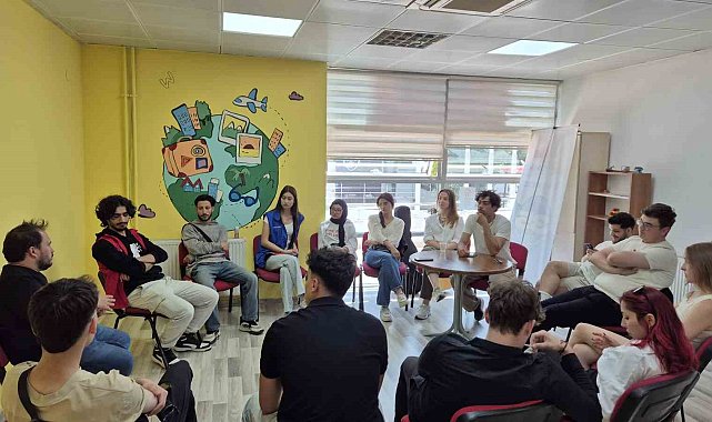 Gençler Avrupa fırsatlarını Uluslararası Gençlik Merkezi ile keşfediyor