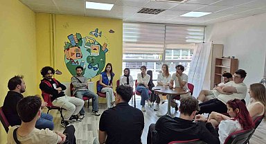 Gençler Avrupa fırsatlarını Uluslararası Gençlik Merkezi ile keşfediyor