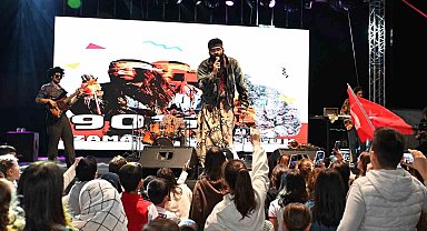 Gençlere gündüz yarışma, gece konser