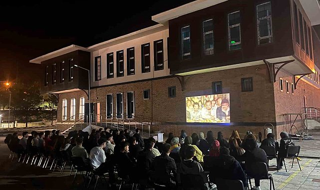 Gençlik Haftası'nda açık hava sineması gösterimi