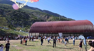 Gökyüzü uçurtmalarla şenlendi