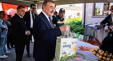 Gölbaşı Belediyesi, vatandaşlara 50 bin fide dağıttı