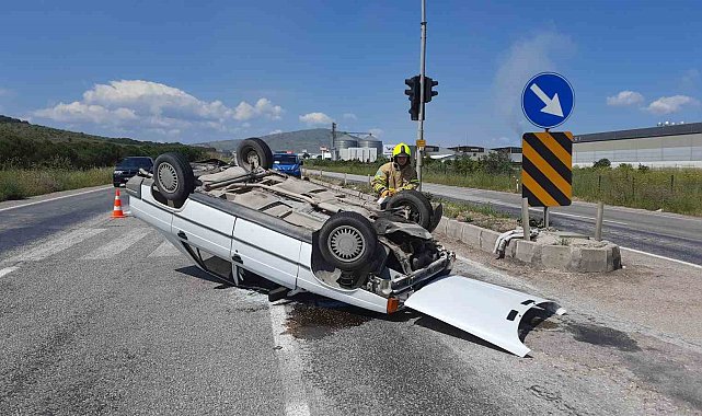 Gönen'de trafik kazası: Takla atan araçta 2 kişi yaralandı