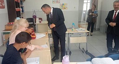 Görme engelli öğrenciler ziyaretle sevindi