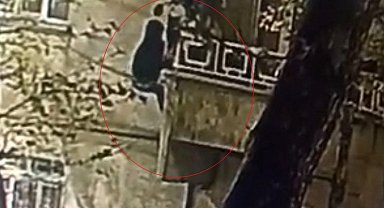 Güvenlik kameralarına aldırış etmedi ev sahibini uyurken hırsızlığa kalkıştı