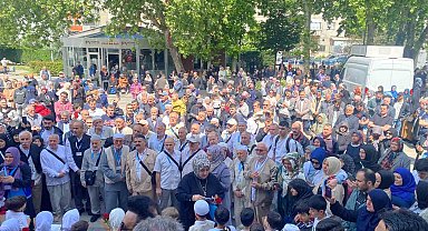 Hacı adayları dualarla kutsal topraklara uğurlandı