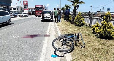 Hafif ticari aracın çarptığı bisiklet sürücüsü hayatını kaybetti