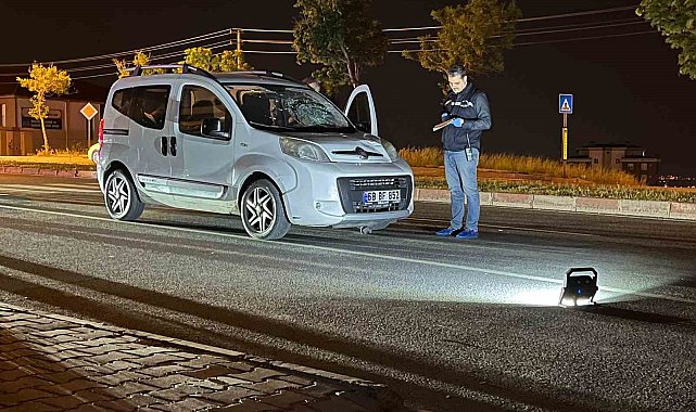 Hafif ticari aracın çarptığı kadın hayatını kaybetti