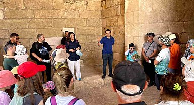 Hafta içi kaymakam, hafta sonu turizm rehberi