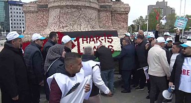 HAK-İŞ Konfederasyonu üyeleri, Kazancı Yokuşu'na karanfil, Taksim'e çelenk bıraktı