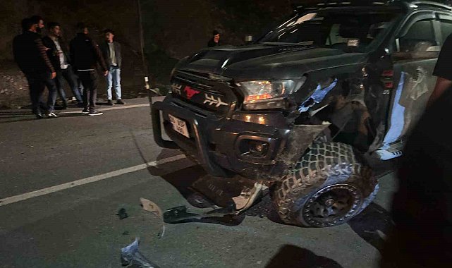 Hakkari'de iki araç kafa kafaya çarpıştı: 8 yaralı