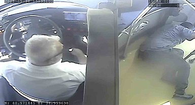 Halk otobüsünde epilepsi nöbeti geçiren yolcuyu şoför hastaneye yetiştirdi