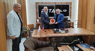 Hayırsever işadamından Eleşkirt Belediyesine hizmet aracı