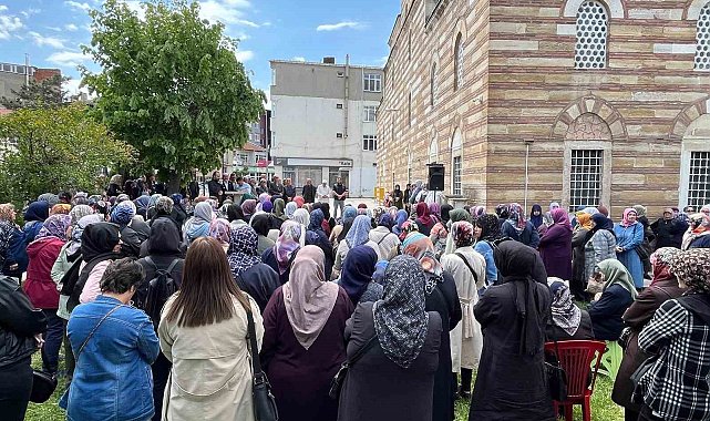 Hayrabolu'da hacı adayları dualarla uğurlandı