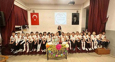 Hayrabolu'da minik yüreklerden Anneler Günü videosu