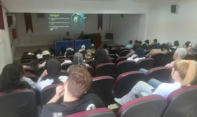 Hisarcık MYO'da "Yapay Zeka, Reklamcılık ve Film Yapımcılığı Perspektifinde Halkla İlişkiler" konulu konferans
