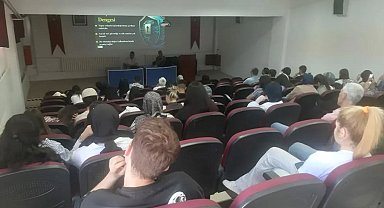 Hisarcık MYO'da "Yapay Zeka, Reklamcılık ve Film Yapımcılığı Perspektifinde Halkla İlişkiler" konulu konferans