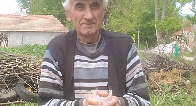 Hisarcık'ta emekli işçiden "İnsanlık Ölmemiş" dedirten davranış: Bulduğu bir tomar parayı jandarmaya teslim etti