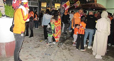 Hisarcık'ta Galatasaray taraftarları şampiyonluğu kutladı