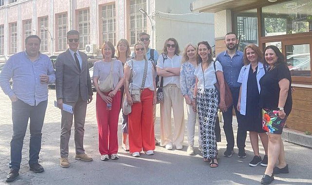 Hollandalı öğretmenler İzmir'de mesleki eğitim kurumlarını gezdi