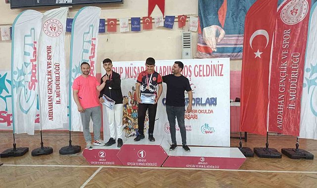 Horasanlı bilek güreşçilerin başarısı
