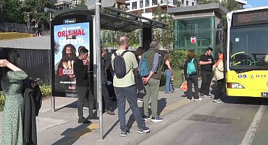 İBB'den alacaklarını tahsil edemeyen Özel Halk Otobüsleri kontak kapama eylemi gerçekleştirdi