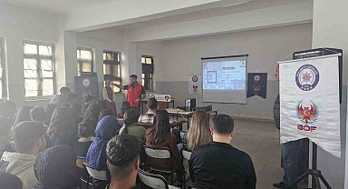 Iğdır'da öğrencilere terörle mücadele ve trafik güvenliği semineri
