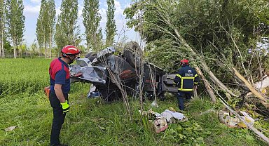 Iğdır'da trafik kazası: Azerbaycan plakalı araç takla attı, 1'i ölü 4 yaralı