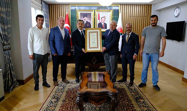 İhlas Vakfı kurucular kurulu üyeleri Vali Ekici ile bir araya geldi