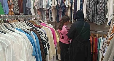İhtiyaç sahiplerine bayram sevinci: Sosyal market kapılarını açtı