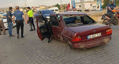 İki otomobil çarpıştı: 1 yaralı